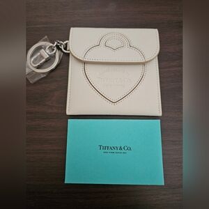 Return to Tiffany Pouch Bag Charm White Leather
